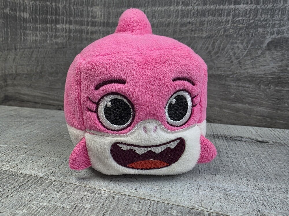Pinkfong BABY SHARK Mommy shark Cube Plush 3" WooWee g61